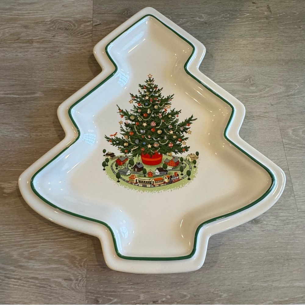 Vintage 1990 Pfaltzgraff Christmas Heritage Tree Shaped Platter with Box